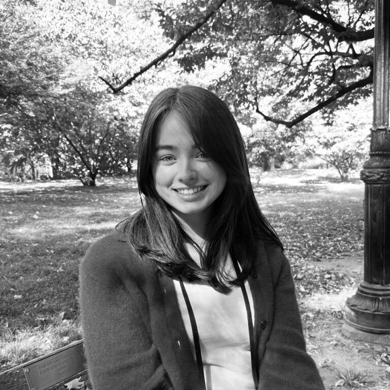 Headshot_Laura Ellsessar
